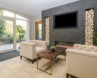 Rock Mill Apartment, Pet Friendly, With A Garden In Eyam - Hope Valley - Living room