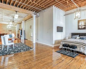 Queen G Investments 1 Bedroom Apts by RedAwning - Detroit