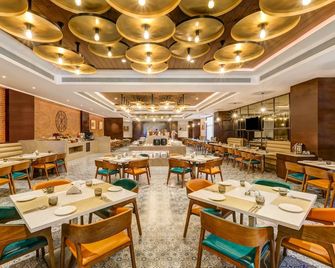 Lemon Tree Premier, Dwarka - Dwārka - Ресторан