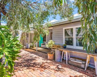 Saltbush Cottage in fabulous South Fremantle - South Fremantle - Patio