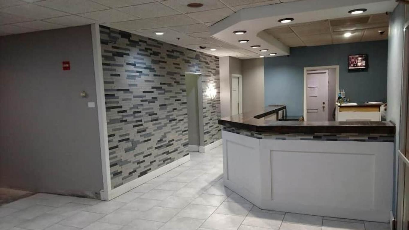 Travelodge by Wyndham Lincoln Northeast