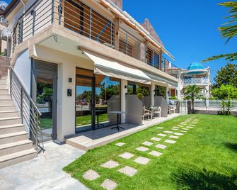 Aliston Deluxe Living - Adults Only - Asprovalta