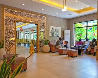 Bakadaji Hotel - Serrekunda - Lobby