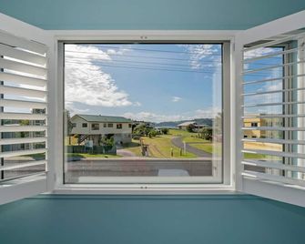 Hosts on the Coast Beach on Buffalo - Whitianga - Balkon