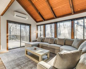 Walk to Ski Slopes Wintergreen Resort Treehouse - Roseland - Sala de estar