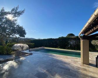 La villa Li Grihet - Beaumont-de-Pertuis - Piscina