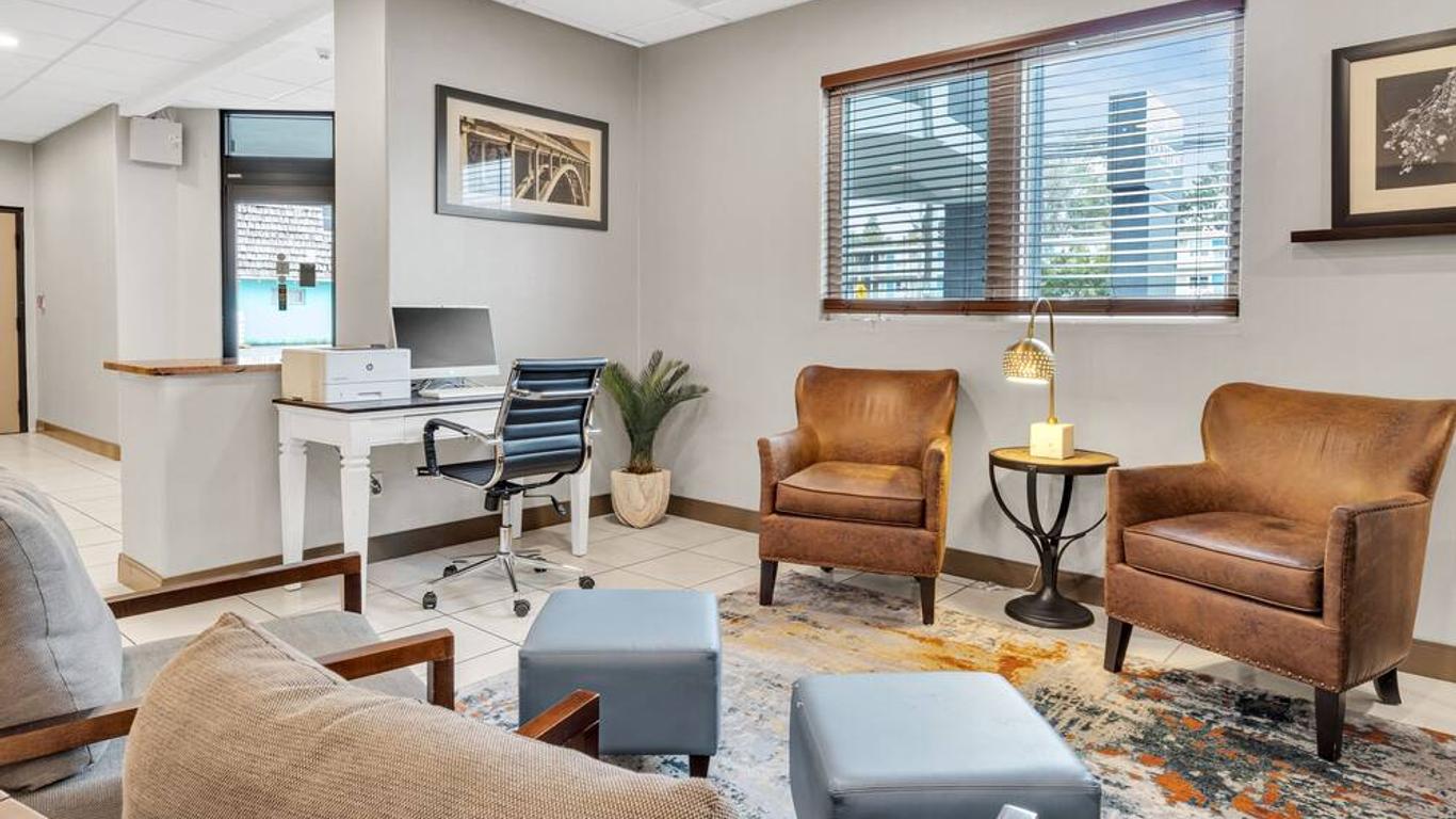 Quality Inn & Suites Rehoboth Beach-杜威 - 雷霍伯斯海灘