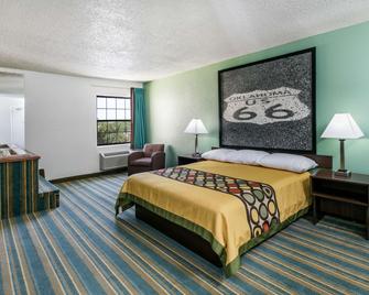 Super 8 by Wyndham Sapulpa/Tulsa Area - Sapulpa - Bedroom