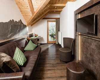Boutique & Fashion Hotel Maciaconi - Selva di Val Gardena - Stue