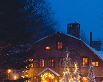 Deer Mountain Inn - East Jewett - Building