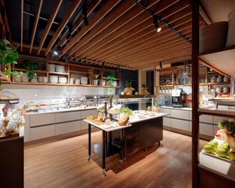 B&B HOTEL Rzeszów Centrum - Ряшів - Buffet