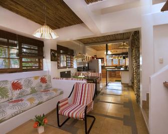 La Casa de Pio Pio - Montañita (Guayas) - Sala de estar