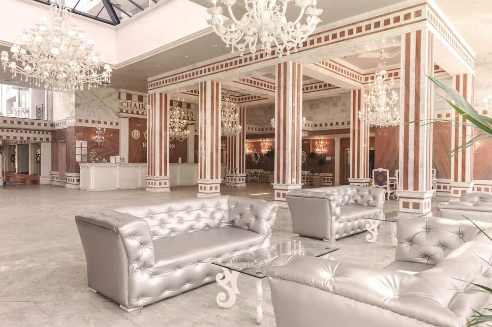 تشايكا بيتش ريزورت