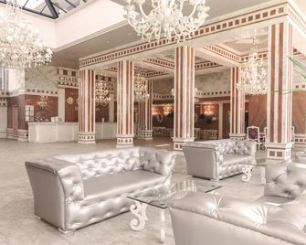 Chaika Beach Resort - סאני ביץ' - לובי