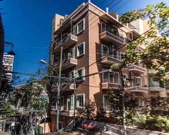 فندق ذا غراند مشمش - بيروت - مبنى