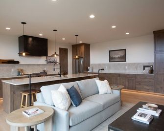 Newly Built - Middle Teton at The Basin - Hot Tub - Driggs - Huiskamer