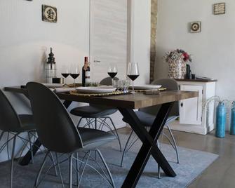 Casa in Bocca al Lupo, authentic farmhouse in the vineyards - Clavesana - Comedor