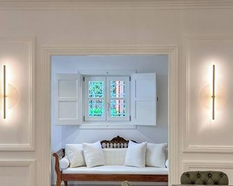 Armata Boutique Hotel - Spétses - Вітальня