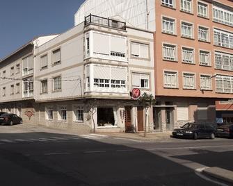 Hostal Restaurante La Cepa - Cariño - Edificio