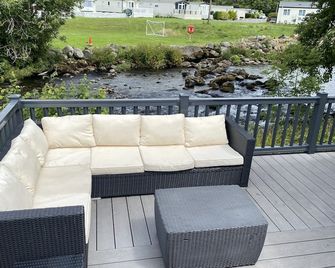 Stunning 3 Bed Riverside Cabin in Snowdonia - Caernarfon - Balcon