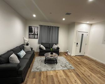 Marvelous 6-bedroom house with AC in Los Angeles. - Los Angeles - Salon