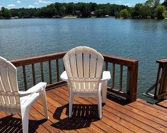 Squirrel Haven Cottage on Lake Norman - Denver - Balcony