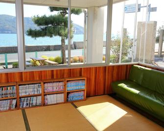 Shodoshima Olive Youth Hostel - Shodoshima - Sala de estar