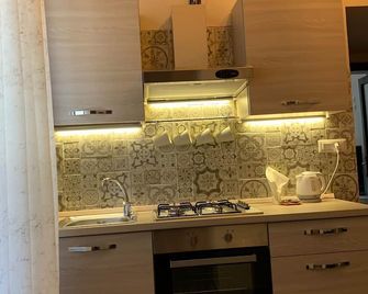 Lo Stemma Guest House - ملفي - مطبخ