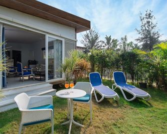 Living Room Beach Resort - Morjim - Patio
