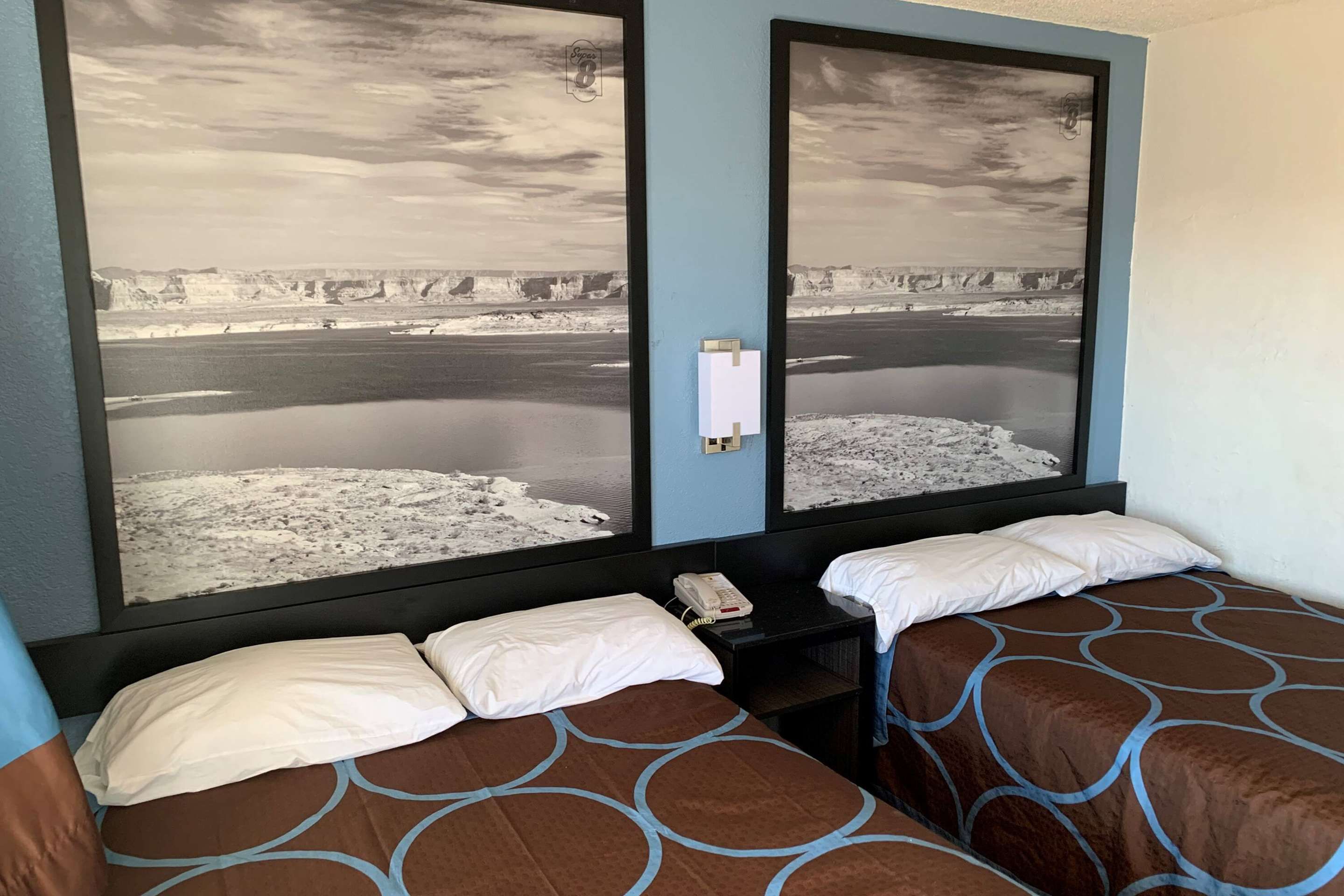Super 8 by Wyndham Phoenix West - פיניקס - חדר שינה