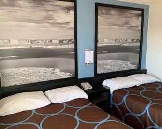 Super 8 by Wyndham Phoenix West - Phoenix - Kamar Tidur