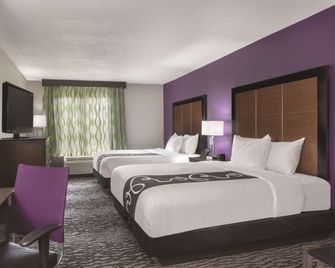 La Quinta Inn & Suites by Wyndham Columbus North - Columbus - Habitación