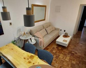 Apartment In Front Of Bus Terminal 3 Crossroads Brand New - Montevideo - Salon