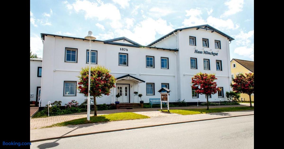 Hotel Haus Monchgut 96 1 1 0 Ostseebad Thiessow Hotel Deals