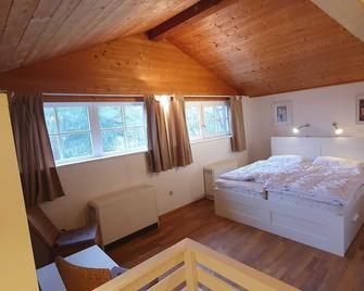 Idyllic country house with sauna - Starnberg - Schlafzimmer