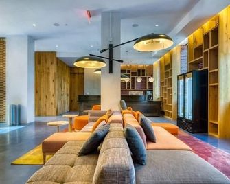 Enchanting Tourist Destination! Near Wave Hill and Upper Manhattan Attractions - New York - Lounge