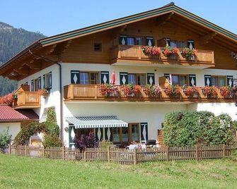 Ferienhaus Alpenland - Flachau - Building