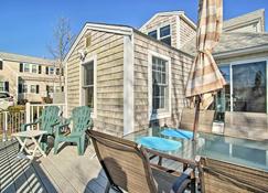 Pet-Friendly Hyannis Home with Stream Views! - Hyannis - Dining room