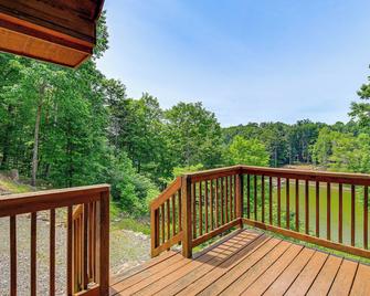 Peaceful South Holston Lake Cabin with Dock and Deck! - Abingdon - Balcony