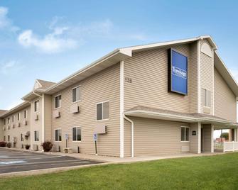Travelodge by Wyndham Missouri Valley - Missouri Valley - Building