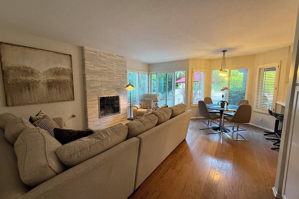 Spacious Resort-Style Retreat with Pool, Spa & Park Views - New Listing! - سان دييغو - غرفة معيشة