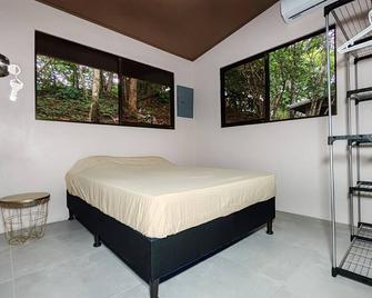 Casa Teca, near Ostional Wildlife Refugio, Guanacaste, 10 min.Playa San Juanillo - San Juanillo