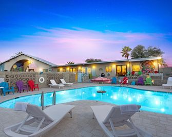 Hotel McCoy - Art, Coffee, Beer, Wine - Tucson - Piscină