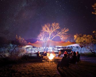 Award-Winning Six-Day Walking Tour on Larapinta Trail in Northern Territory - Alice Springs