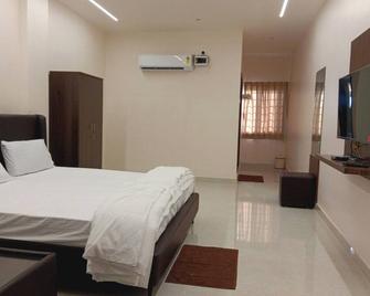 Hotel Surya Grand - Chīrāla - Habitación