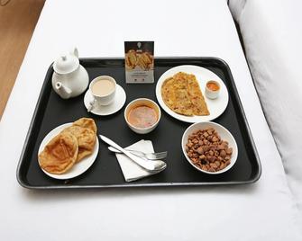 OYO 24344 Aquarius Resort - Pune - Food