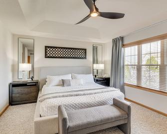 Luxury Prairie Retreat 5 Min from Madison! - Sun Prairie - Habitación