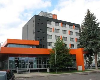 Hotel Luna - Žiar nad Hronom - Building