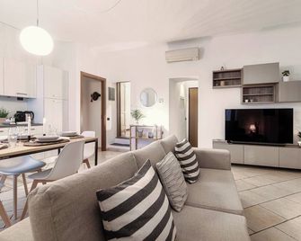 Il Lauro - By Myhomeincomo - Como - Wohnzimmer