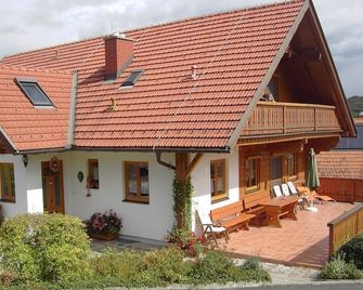 Gästehaus - Camping- Weinhof Radl - Klöch - Budova